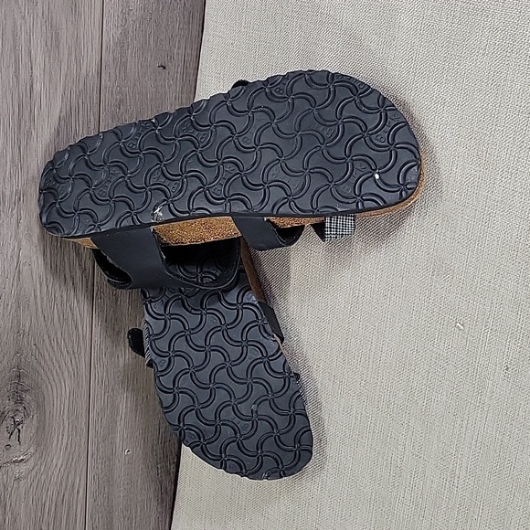 Birkenstock Black and Gray Strappy Sandals Sz 38 L7 M5 - Picture 9 of 11